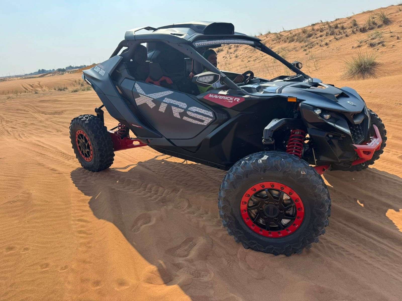 Can-Am-Maverick-R-MAX-X-RS-25-dune-buggy-tour-dubai-10-1