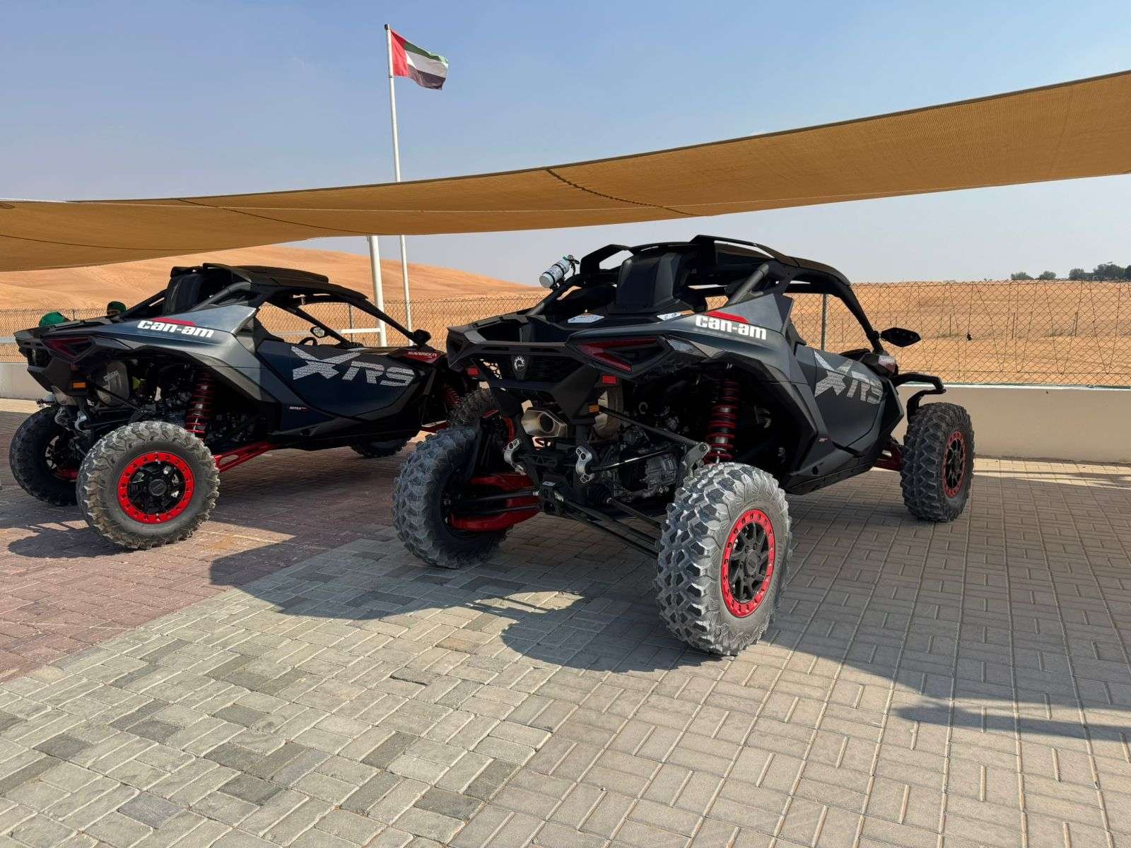 Can-Am-Maverick-R-MAX-X-RS-25-dune-buggy-tour-dubai-2-1