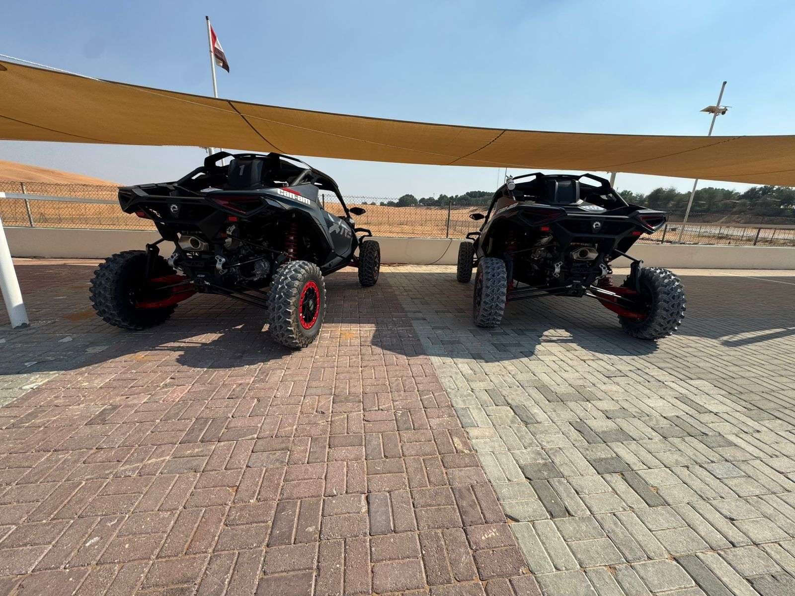 Can-Am-Maverick-R-MAX-X-RS-25-dune-buggy-tour-dubai-3-1