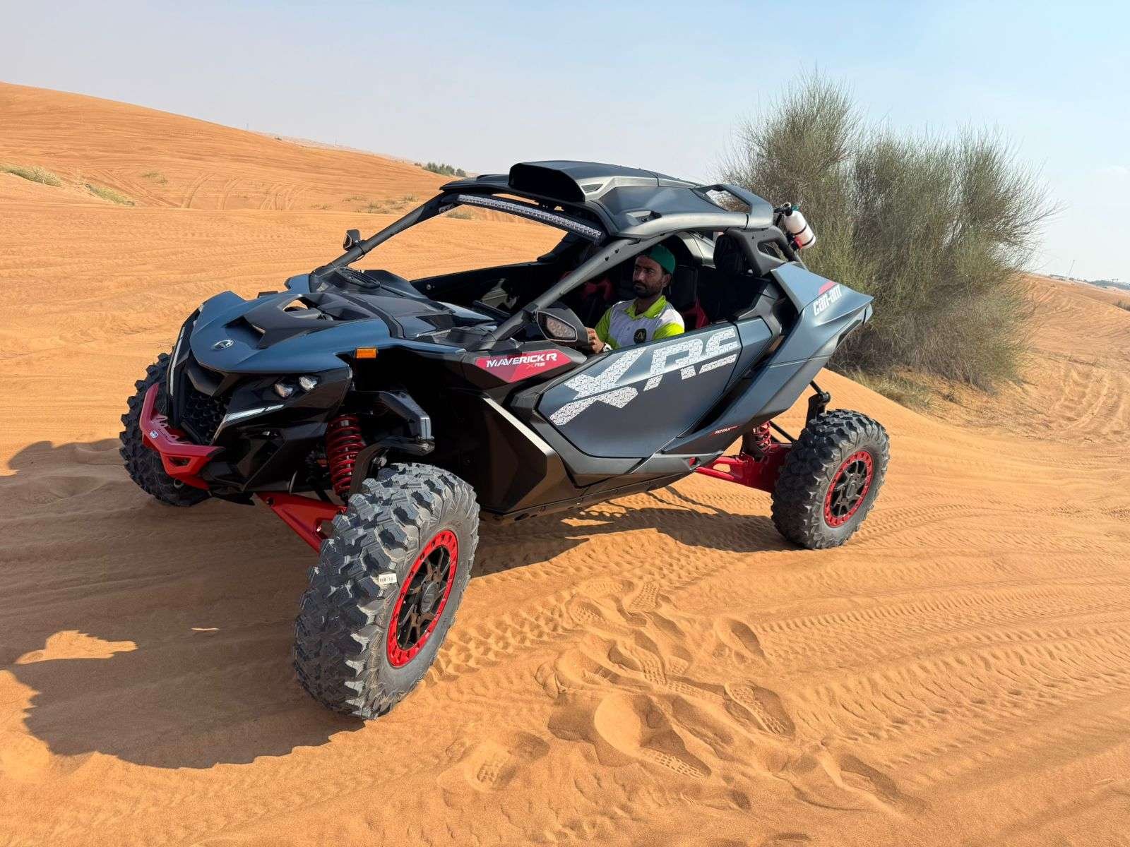 Can-Am-Maverick-R-MAX-X-RS-25-dune-buggy-tour-dubai-9-1