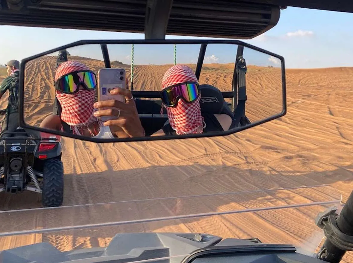 two-people-buggy-mirror (1)